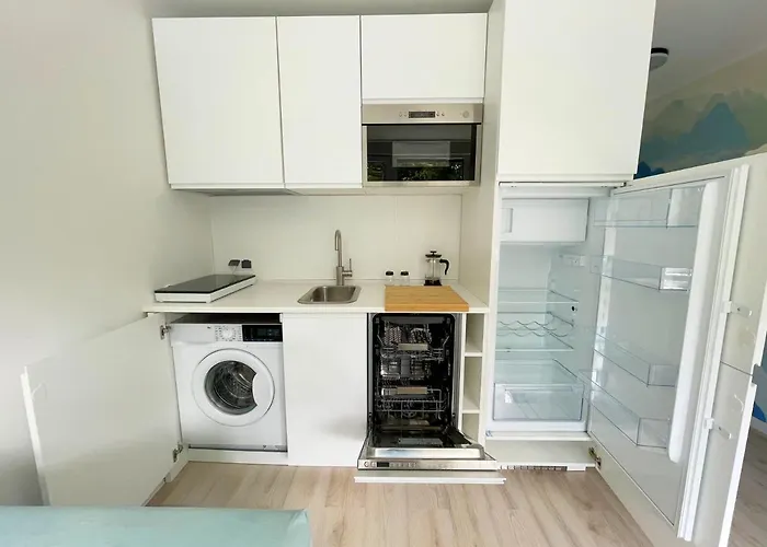 Batorego 18 - Blue - 450m Stacja Metra Pola Mokotowskie, 800m Biblioteka Narodowa, 20m Piękny Park Pola Mokotowskie, 800m Do Sgh - Wifi - Smart Tv - Good *