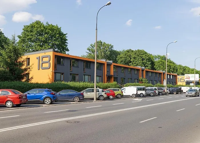 Batorego 18 - Blue - 450m Stacja Metra Pola Mokotowskie, 800m Biblioteka Narodowa, 20m Piękny Park Pola Mokotowskie, 800m Do Sgh - Wifi - Smart Tv - Good *